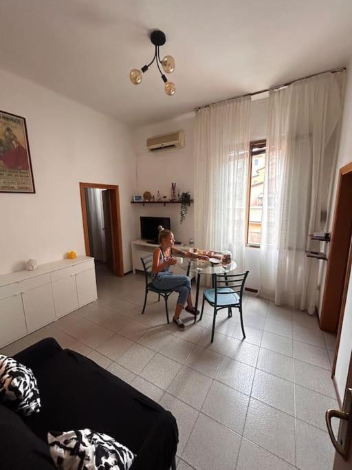 Accogliente Appartamento Vicino Al Centro E Alla Fiera Bolonia Exterior foto